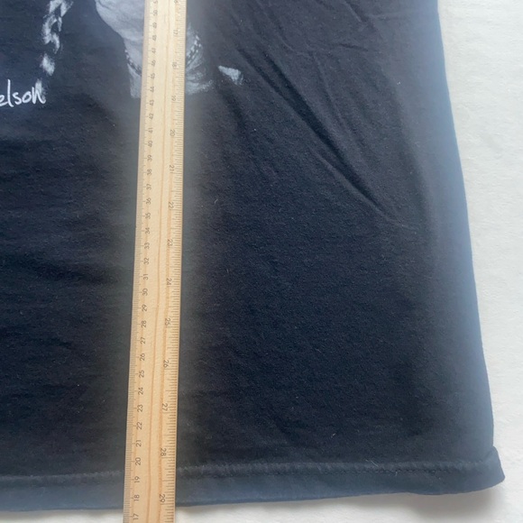 Willie Nelson Graphic T-Shirt - Picture 7 of 7